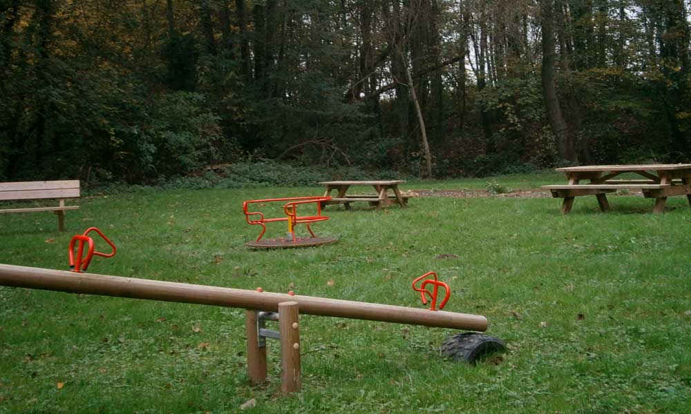 Terrain de jeux sur la commune de Saint-Rémy-le-Petit